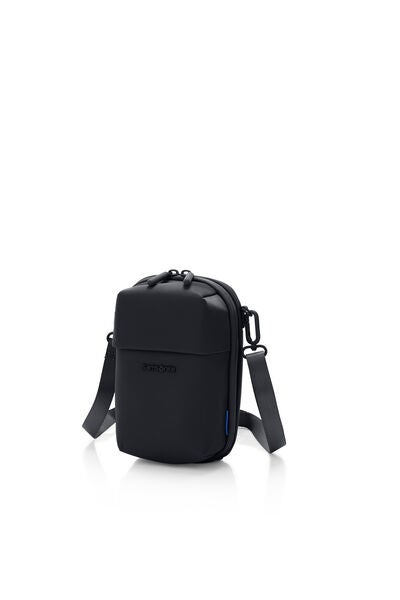 TRAVEL ESSENTIALS COSMETIC POUCH W.COMP