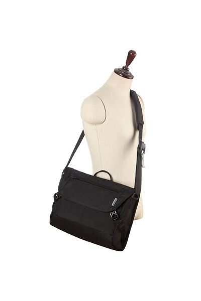 CLYNEE MESSENGER BAG