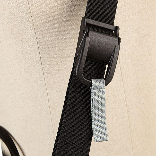 CLYNEE MESSENGER BAG